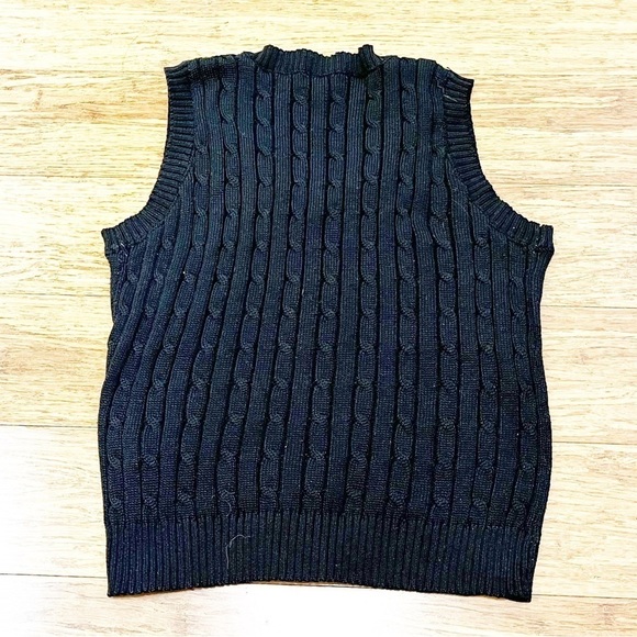 Love Tree Black Cable Knit V-neck Vest. Size Medium - Picture 4 of 9